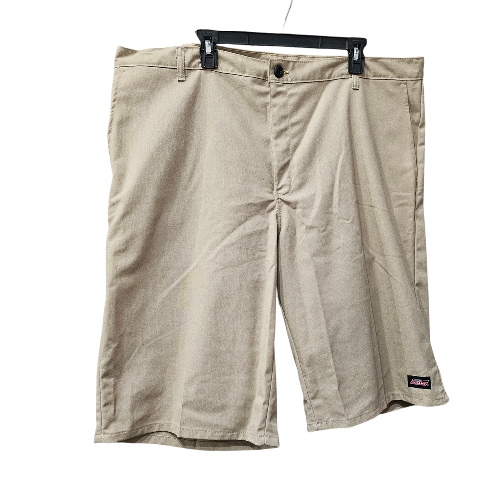 Dickies Men's Tan Flat Front Shorts Size 42